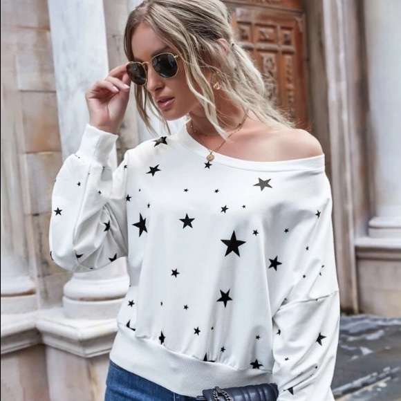 Tops - 💫 SALE!!! Star Print Pullover Sweatshirt